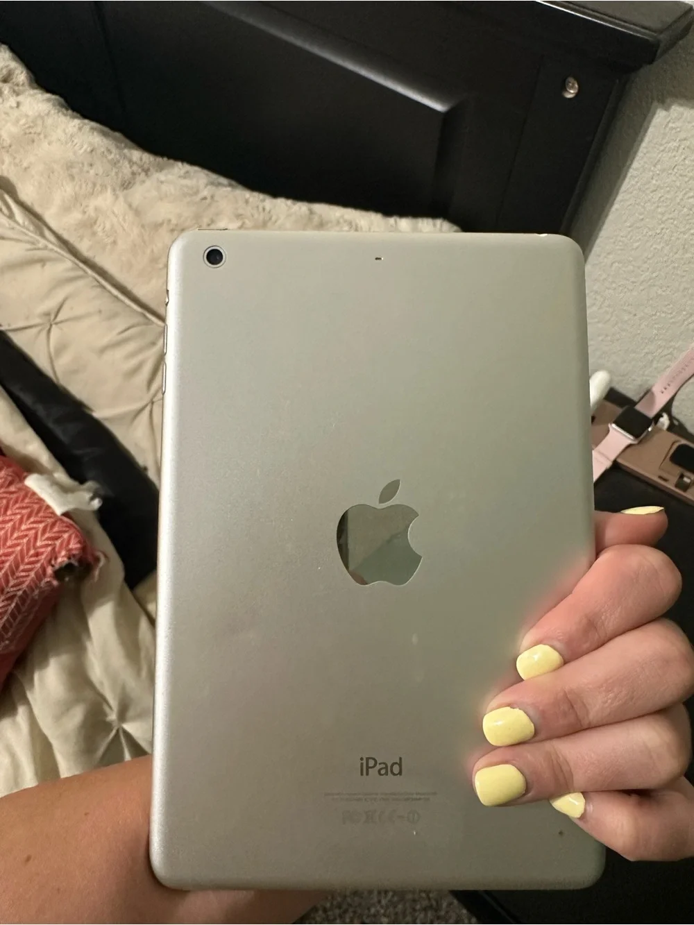 Apple iPad Tablet in White with Silver Trim